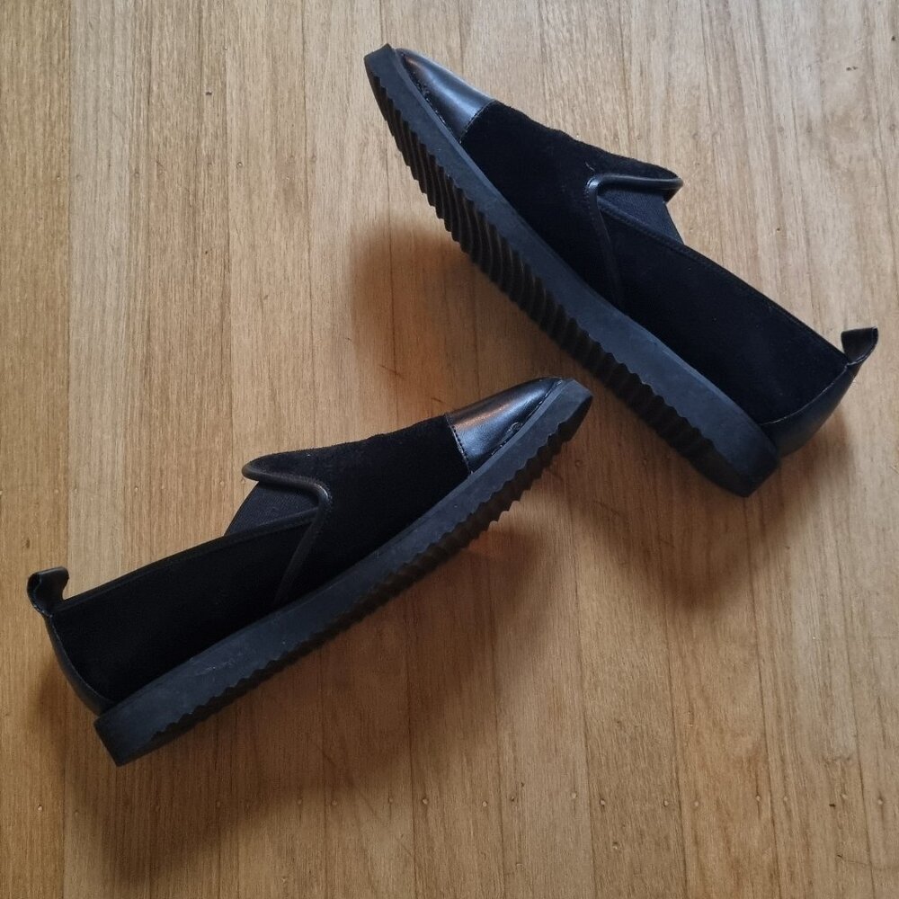 Karl Lagerfeld slip on